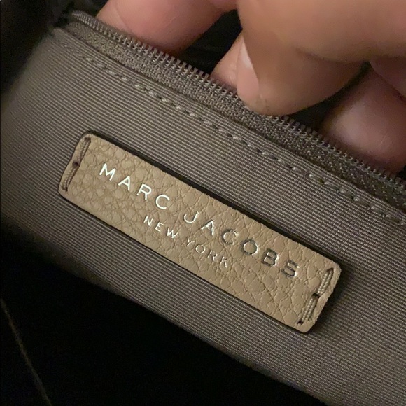 MARC JACOBS EMPIRE MESSENGER - Picture 3 of 7